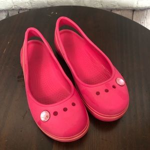 CROCS sling back  pink slip on